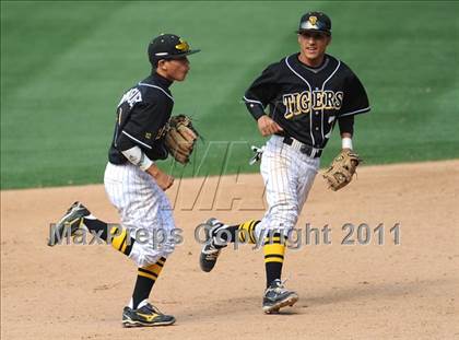 Thumbnail 1 in Chatsworth vs. San Fernando (CIF LACS D1 Final) photogallery.