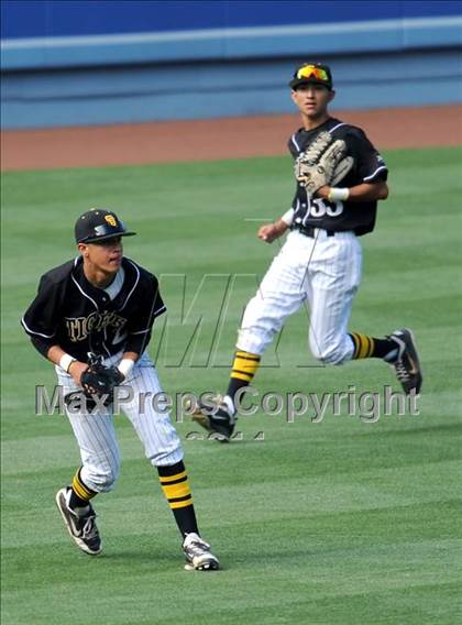 Thumbnail 3 in Chatsworth vs. San Fernando (CIF LACS D1 Final) photogallery.