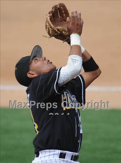 Thumbnail 3 in Chatsworth vs. San Fernando (CIF LACS D1 Final) photogallery.