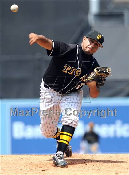 Thumbnail 1 in Chatsworth vs. San Fernando (CIF LACS D1 Final) photogallery.