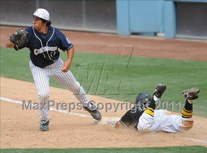 Thumbnail 3 in Chatsworth vs. San Fernando (CIF LACS D1 Final) photogallery.