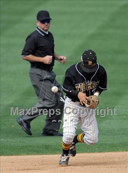 Thumbnail 1 in Chatsworth vs. San Fernando (CIF LACS D1 Final) photogallery.