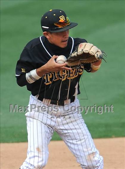 Thumbnail 2 in Chatsworth vs. San Fernando (CIF LACS D1 Final) photogallery.