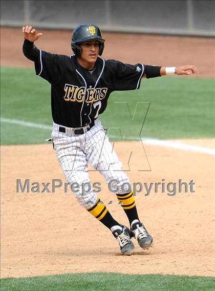 Thumbnail 3 in Chatsworth vs. San Fernando (CIF LACS D1 Final) photogallery.