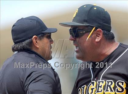 Thumbnail 2 in Chatsworth vs. San Fernando (CIF LACS D1 Final) photogallery.
