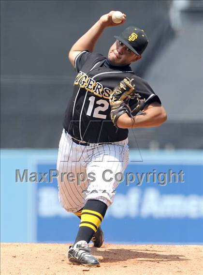 Thumbnail 2 in Chatsworth vs. San Fernando (CIF LACS D1 Final) photogallery.