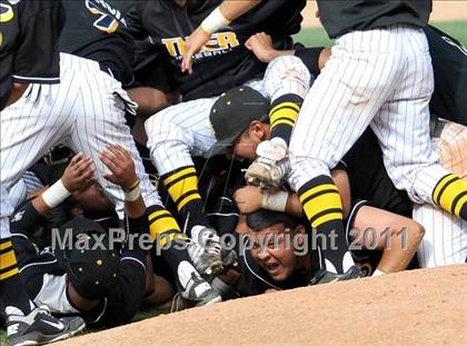 Thumbnail 1 in Chatsworth vs. San Fernando (CIF LACS D1 Final) photogallery.