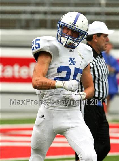 Thumbnail 2 in St. Xavier vs. Pickerington Central (Kirk Herbstreit National Kickoff Classic) photogallery.