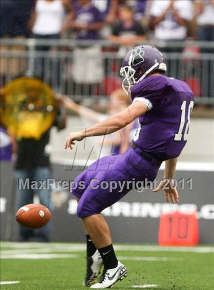 Thumbnail 3 in St. Xavier vs. Pickerington Central (Kirk Herbstreit National Kickoff Classic) photogallery.