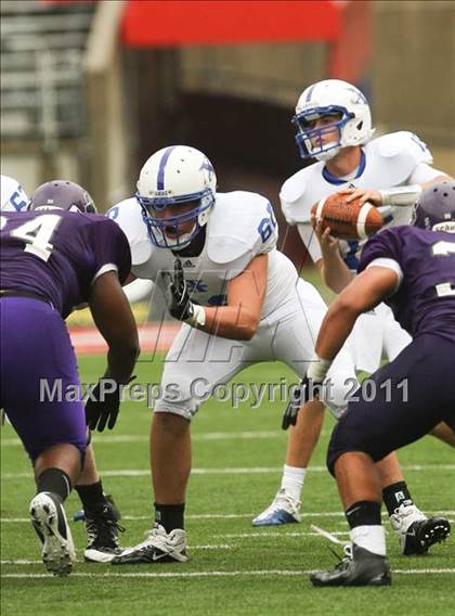 Thumbnail 2 in St. Xavier vs. Pickerington Central (Kirk Herbstreit National Kickoff Classic) photogallery.