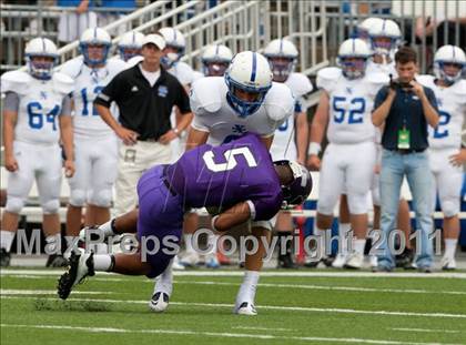Thumbnail 3 in St. Xavier vs. Pickerington Central (Kirk Herbstreit National Kickoff Classic) photogallery.