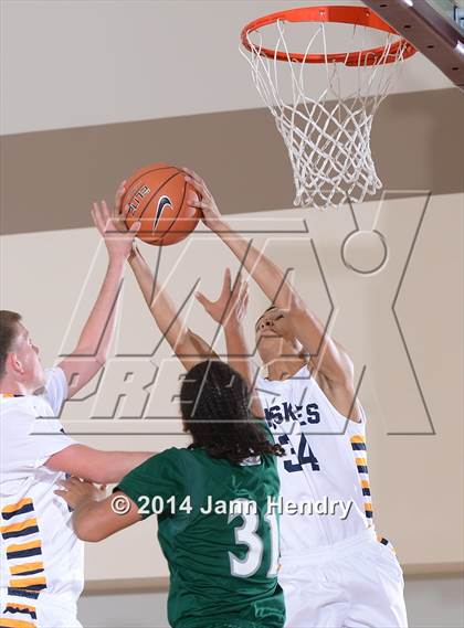 Thumbnail 1 in Murrieta Mesa vs JW North (MaxPreps Holiday Classic) photogallery.