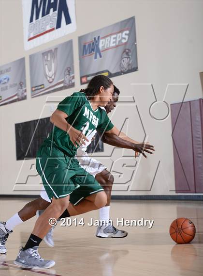 Thumbnail 2 in Murrieta Mesa vs JW North (MaxPreps Holiday Classic) photogallery.