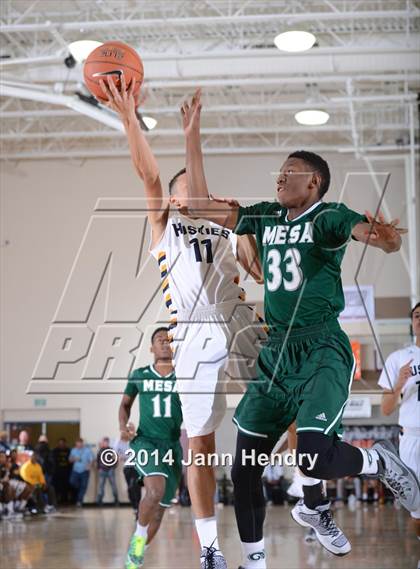 Thumbnail 3 in Murrieta Mesa vs JW North (MaxPreps Holiday Classic) photogallery.