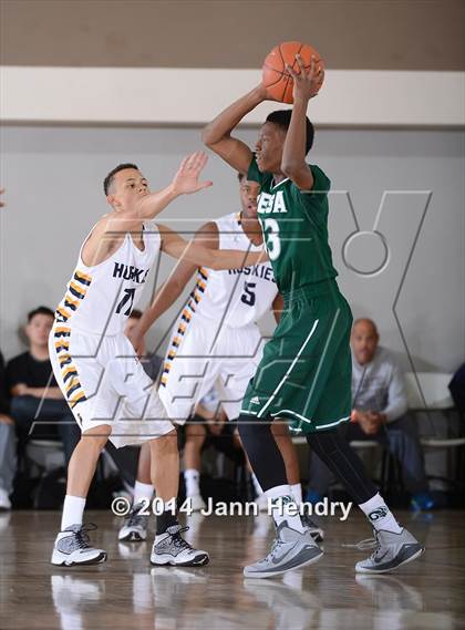 Thumbnail 3 in Murrieta Mesa vs JW North (MaxPreps Holiday Classic) photogallery.