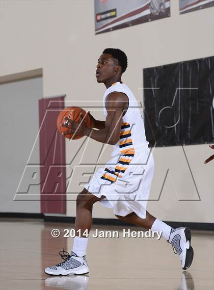 Thumbnail 3 in Murrieta Mesa vs JW North (MaxPreps Holiday Classic) photogallery.