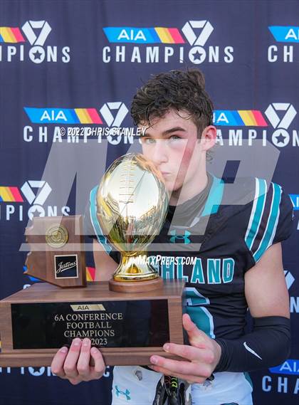 Thumbnail 1 in Highland (AIA 6A Final Awards) photogallery.