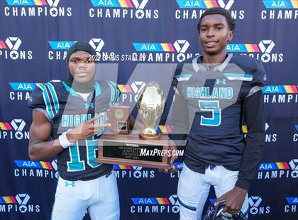 Thumbnail 3 in Highland (AIA 6A Final Awards) photogallery.
