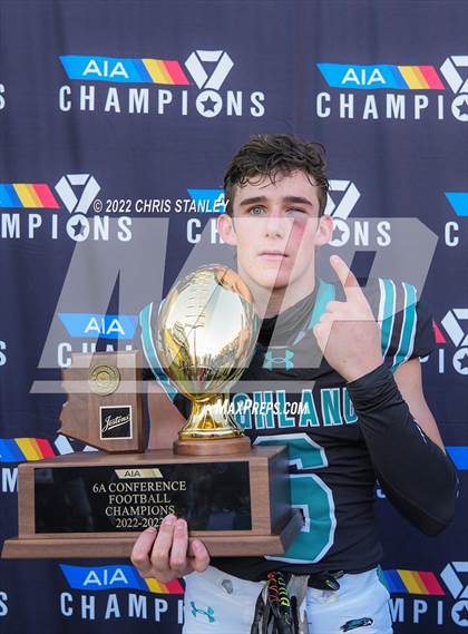 Thumbnail 2 in Highland (AIA 6A Final Awards) photogallery.