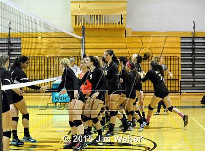 Thumbnail 2 in Mitchell @ Sunlake (FHSAA 6A Regional Semifinal Playoff) photogallery.