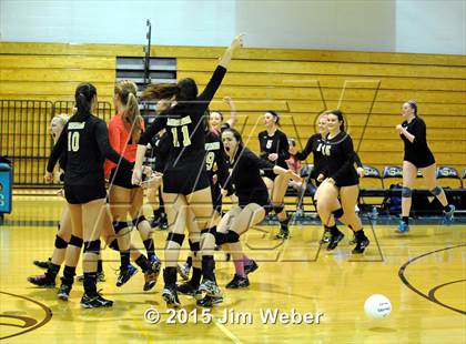 Thumbnail 3 in Mitchell @ Sunlake (FHSAA 6A Regional Semifinal Playoff) photogallery.