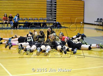 Thumbnail 3 in Mitchell @ Sunlake (FHSAA 6A Regional Semifinal Playoff) photogallery.