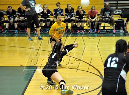Thumbnail 3 in Mitchell @ Sunlake (FHSAA 6A Regional Semifinal Playoff) photogallery.