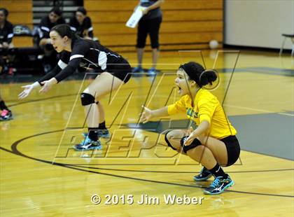 Thumbnail 2 in Mitchell @ Sunlake (FHSAA 6A Regional Semifinal Playoff) photogallery.