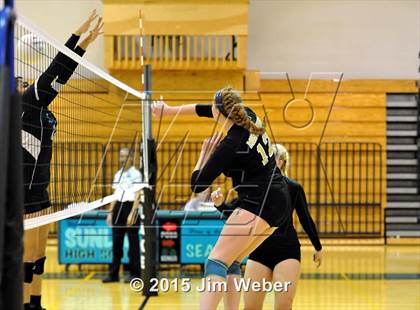 Thumbnail 3 in Mitchell @ Sunlake (FHSAA 6A Regional Semifinal Playoff) photogallery.