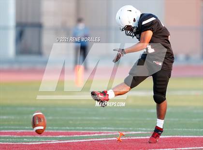 Thumbnail 1 in Jordan vs Sotomayor (CIF LACS 8-Man Semifinal Playoff ) photogallery.