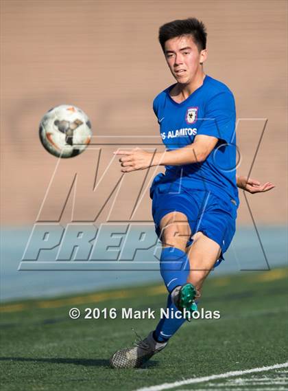 Thumbnail 3 in Loyola vs. Los Alamitos (CIF Division 1 Regional Semifinal) photogallery.