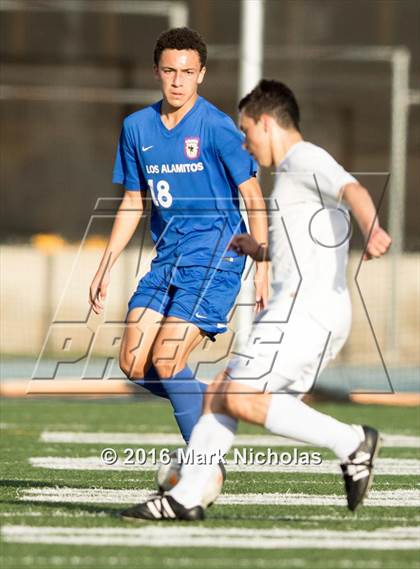Thumbnail 3 in Loyola vs. Los Alamitos (CIF Division 1 Regional Semifinal) photogallery.