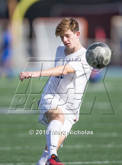 Thumbnail 3 in Loyola vs. Los Alamitos (CIF Division 1 Regional Semifinal) photogallery.