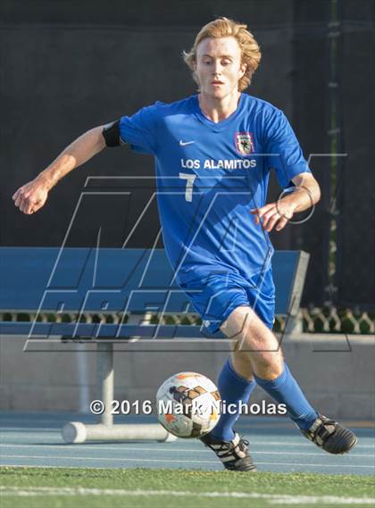 Thumbnail 1 in Loyola vs. Los Alamitos (CIF Division 1 Regional Semifinal) photogallery.
