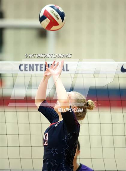 Thumbnail 1 in Independence vs Centennial photogallery.