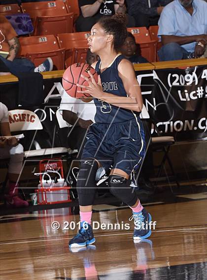 Thumbnail 1 in Vanden vs. Elk Grove (CIF SJS D2 Semifinal) photogallery.