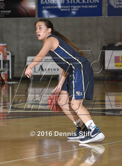 Thumbnail 3 in Vanden vs. Elk Grove (CIF SJS D2 Semifinal) photogallery.