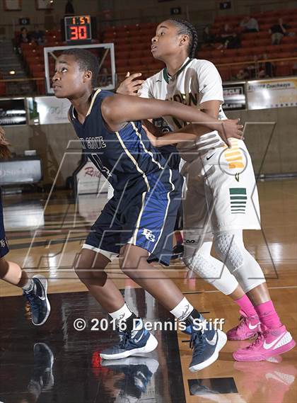 Thumbnail 3 in Vanden vs. Elk Grove (CIF SJS D2 Semifinal) photogallery.
