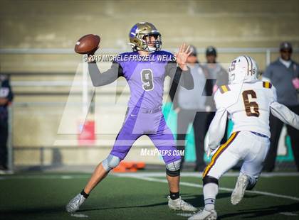 Thumbnail 3 in Santana vs. Serra (CIF SDS Division 4 Final) photogallery.