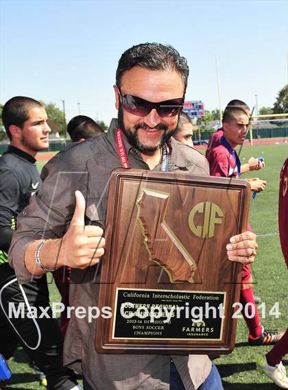 Thumbnail 3 in Royal vs. Southwest (CIF SoCal Regional D2 Final) photogallery.