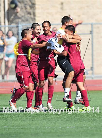 Thumbnail 3 in Royal vs. Southwest (CIF SoCal Regional D2 Final) photogallery.
