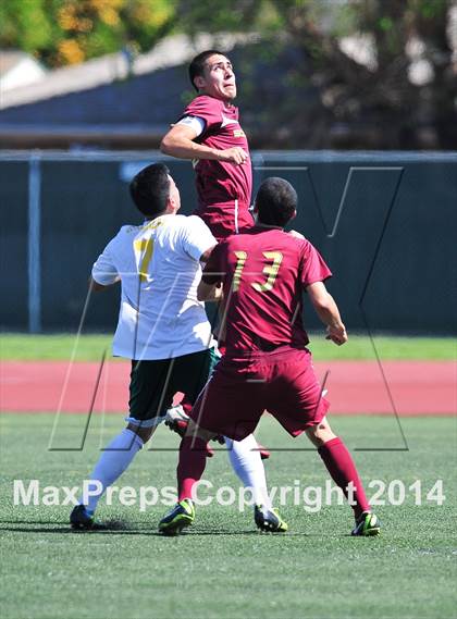 Thumbnail 3 in Royal vs. Southwest (CIF SoCal Regional D2 Final) photogallery.