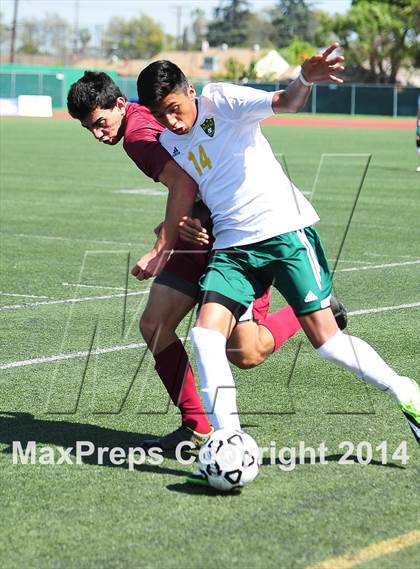 Thumbnail 2 in Royal vs. Southwest (CIF SoCal Regional D2 Final) photogallery.