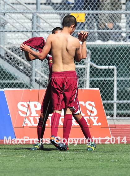Thumbnail 2 in Royal vs. Southwest (CIF SoCal Regional D2 Final) photogallery.