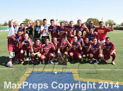 Thumbnail 1 in Royal vs. Southwest (CIF SoCal Regional D2 Final) photogallery.