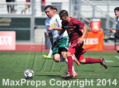 Thumbnail 1 in Royal vs. Southwest (CIF SoCal Regional D2 Final) photogallery.