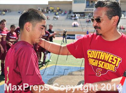 Thumbnail 3 in Royal vs. Southwest (CIF SoCal Regional D2 Final) photogallery.