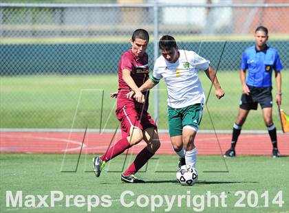 Thumbnail 2 in Royal vs. Southwest (CIF SoCal Regional D2 Final) photogallery.