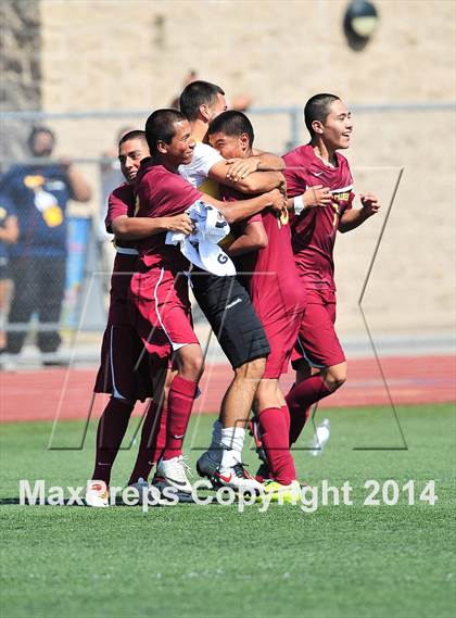Thumbnail 1 in Royal vs. Southwest (CIF SoCal Regional D2 Final) photogallery.