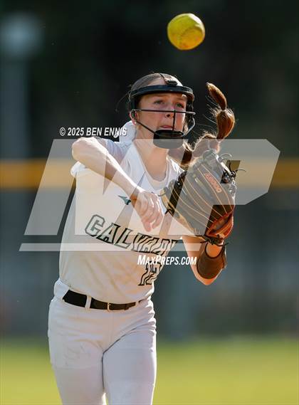 Thumbnail 3 in Strong Rock Christian vs. Calvary Christian (GIAA 4A Final) photogallery.